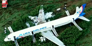 O aeronavă cu 159 de PASAGERI la bord, care zbura de la Soci, a aterizat de urgență în Novosibirsk