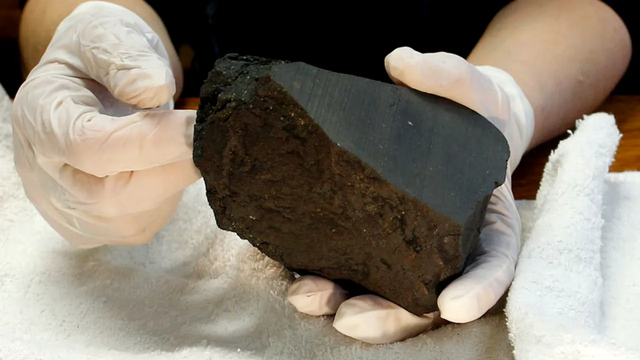 Un fragment de asteroid, scos la licitație