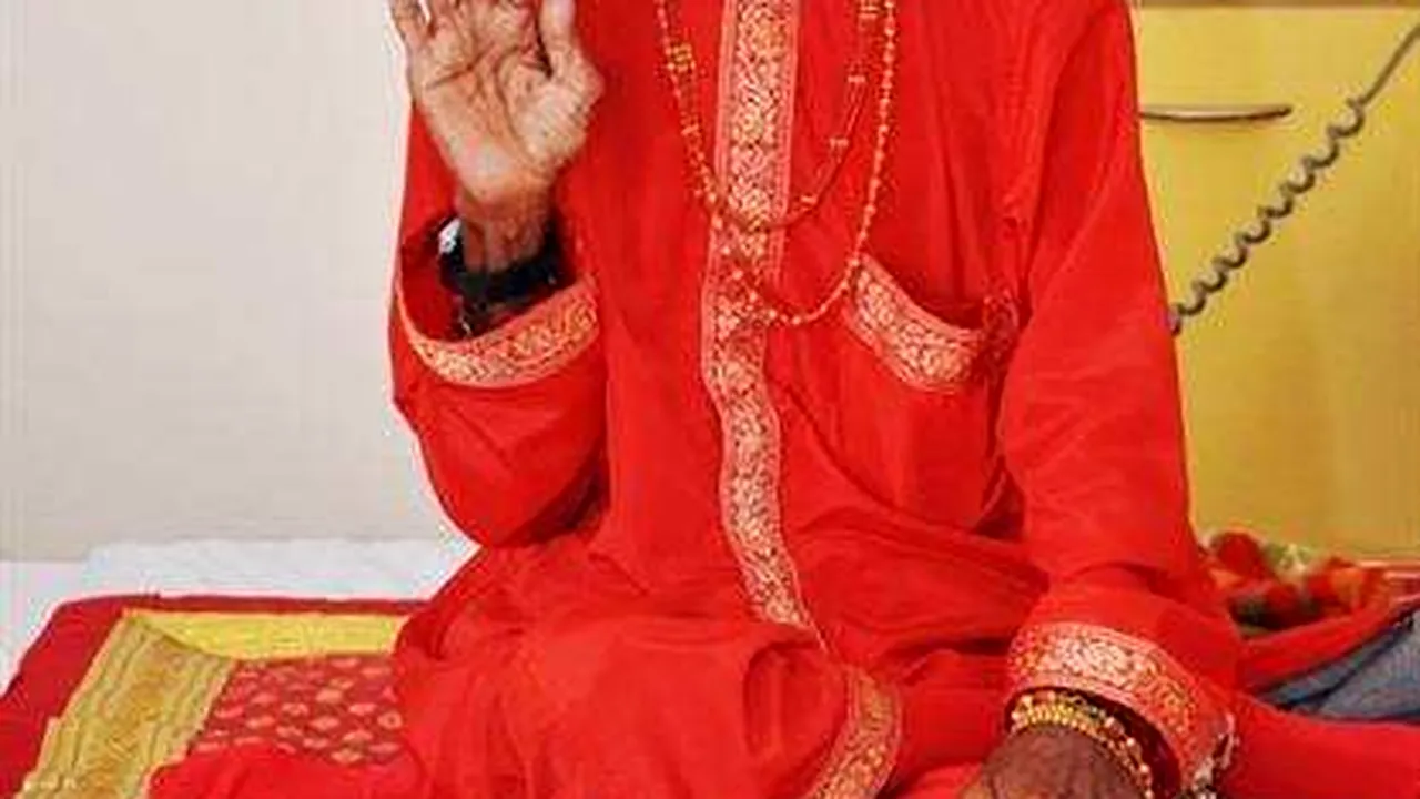 MISTER. Un yoghin indian a uluit medicii susținând că a fost binecuvântat de o zeiță pentru a nu se hrăni în ultimele opt decenii