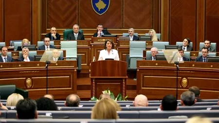 Două persoane din Kosovo au tras cu un lansator de grenade în clădirea Parlamentului