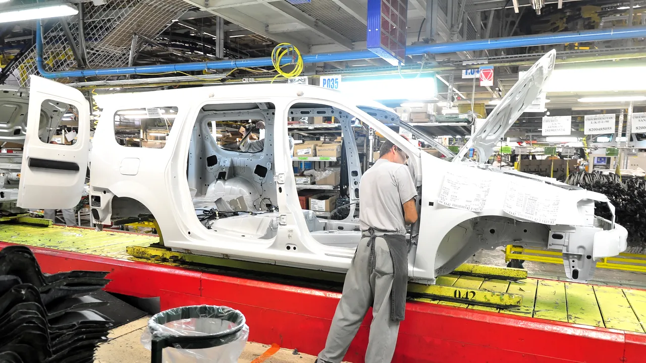 Dacia face anunțul OFICIAL: de ce mută o parte din producția Logan MCV de la Pitești la Tanger
