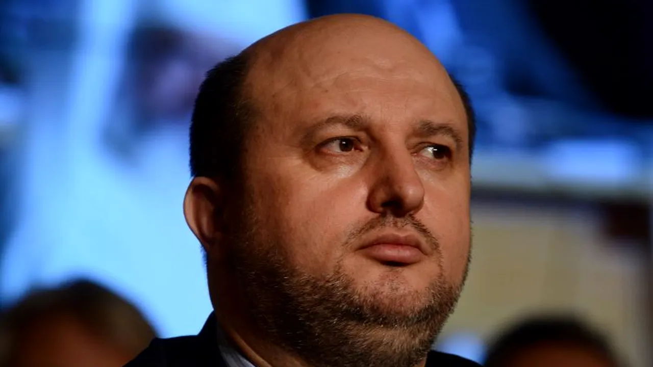 Soția vicepremierului Daniel Chițoiu urmărită penal de DNA. STENOGRAME: „Aia e o ciufută și o nebună și spune și peste tot, și pune și niște întrebări idioate. N-are rost să te complici cu proasta aia