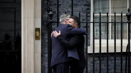 Zelenski la LONDRA, pentru discuții cu premierul britanic Keir Starmer, în așteptarea summitului Trump-Putin din Alaska