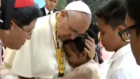 Cum a reacționat Papa Francisc în fața unei întrebări primite de la o fetiță din Filipine. 