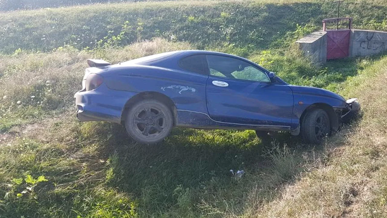 Un adolescent de 15 ani din Bistrița, care era băut și conducea o mașină neînmatriculată, a rănit două fete pe marginea drumului. Polițiștii l-au prins după ce a fugit de la fața locului 
