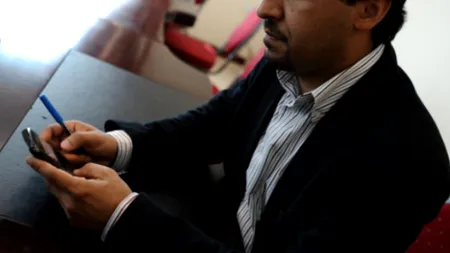 Folosirea telefoanelor mobile POATE duce la apariția cancerului. PRIMUL CAZ confirmat, în Italia