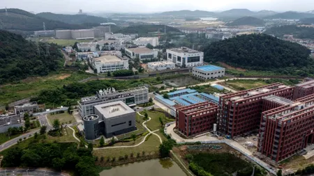 China RESPINGE sugestiile unui nou raport CIA privind ORIGINILE pandemiei Covid-19