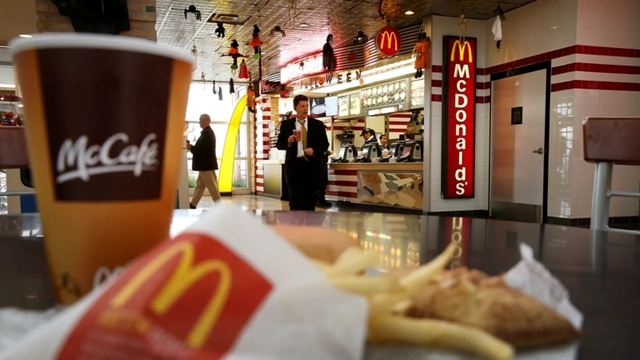 Cât câștigă directorii McDonald's și Starbucks