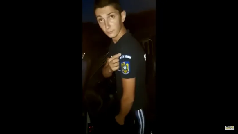 Un bărbat care se dădea drept polițist, prins cu ajutorul unor tineri: „Vezi că o să fii săltat din casă” (VIDEO)