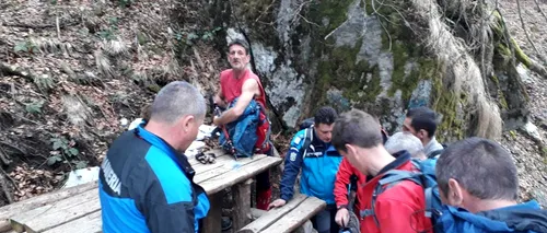 Un elev a fost coborât de salvamontiști de pe munte, după ce s-a RĂNIT în Munții Făgăraș - GALERIE FOTO