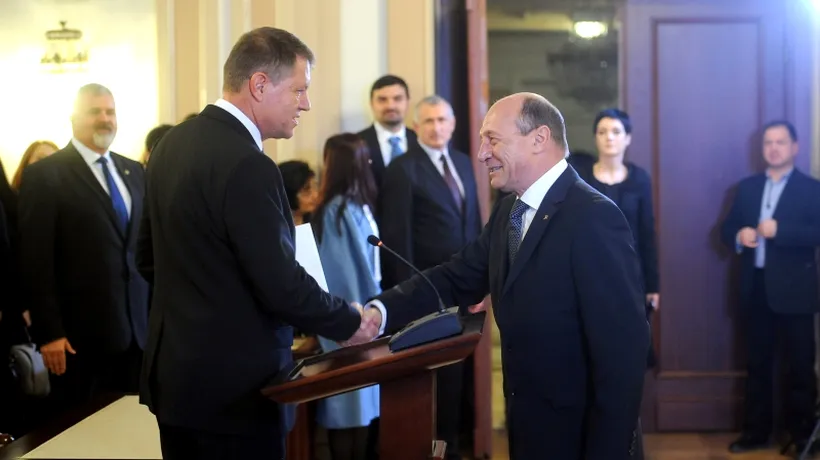 Cum se face tranziția de la președintele Băsescu la președintele Iohannis. ''Voi fi la dispoziția lui până pe 21 decembrie''