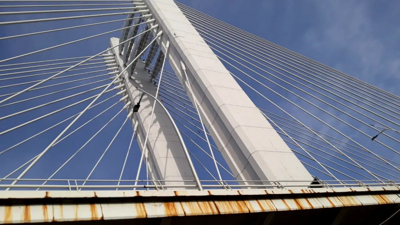 Pasajul Basarab, lăsat de izbeliște. Bucăți din tencuială au ajuns să cadă din el. Imaginile nepăsării, publicate de Gândul în 2011