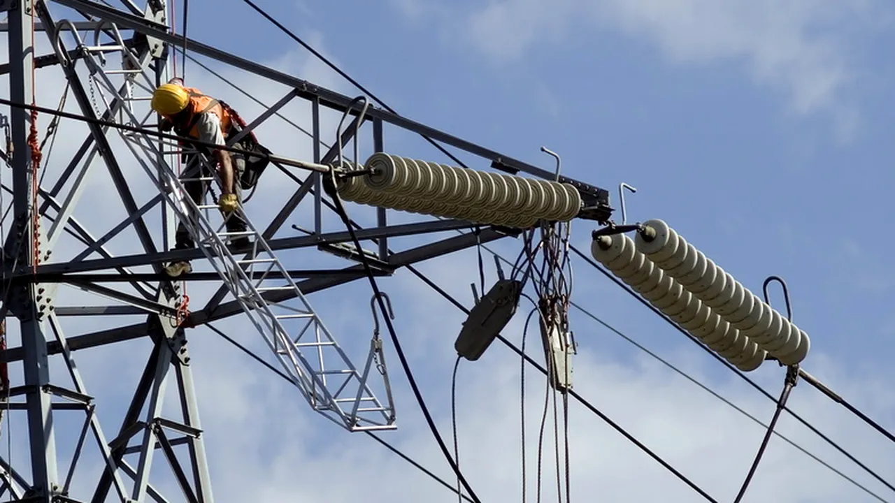 Producția de electricitate a atins marți cel mai ridicat nivel al anului