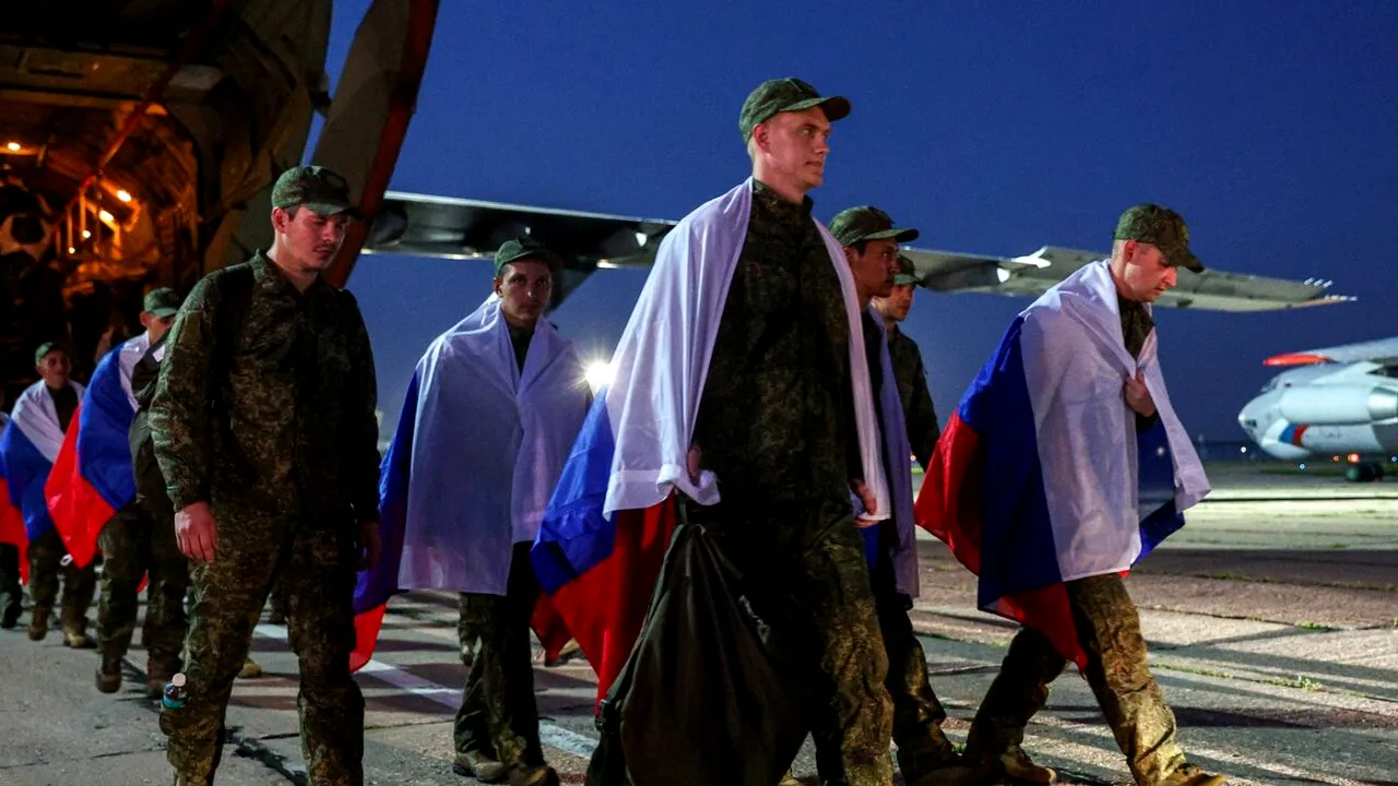 Un nou schimb de prizonieri între Rusia și Ucraina, mediat de Emiratele Arabe, cu o zi înainte de summitul Trump-Putin din ALASKA