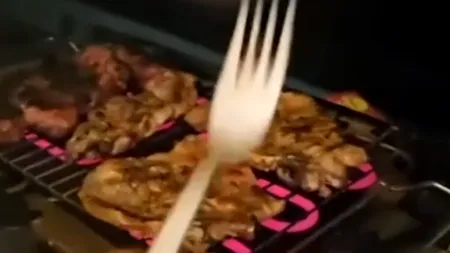 Grătar pe fereastră, la etajul 8 al unui bloc. Cu cât riscă să fie AMENDAT locatarul