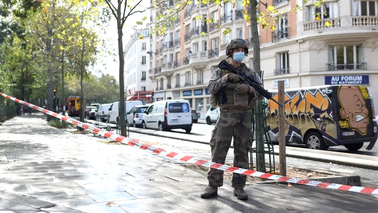 Atac cu armă albă la Paris, în apropierea fostului sediu al Charlie Hebdo