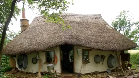 Cum arată casa de 180 de euro. GALERIE FOTO