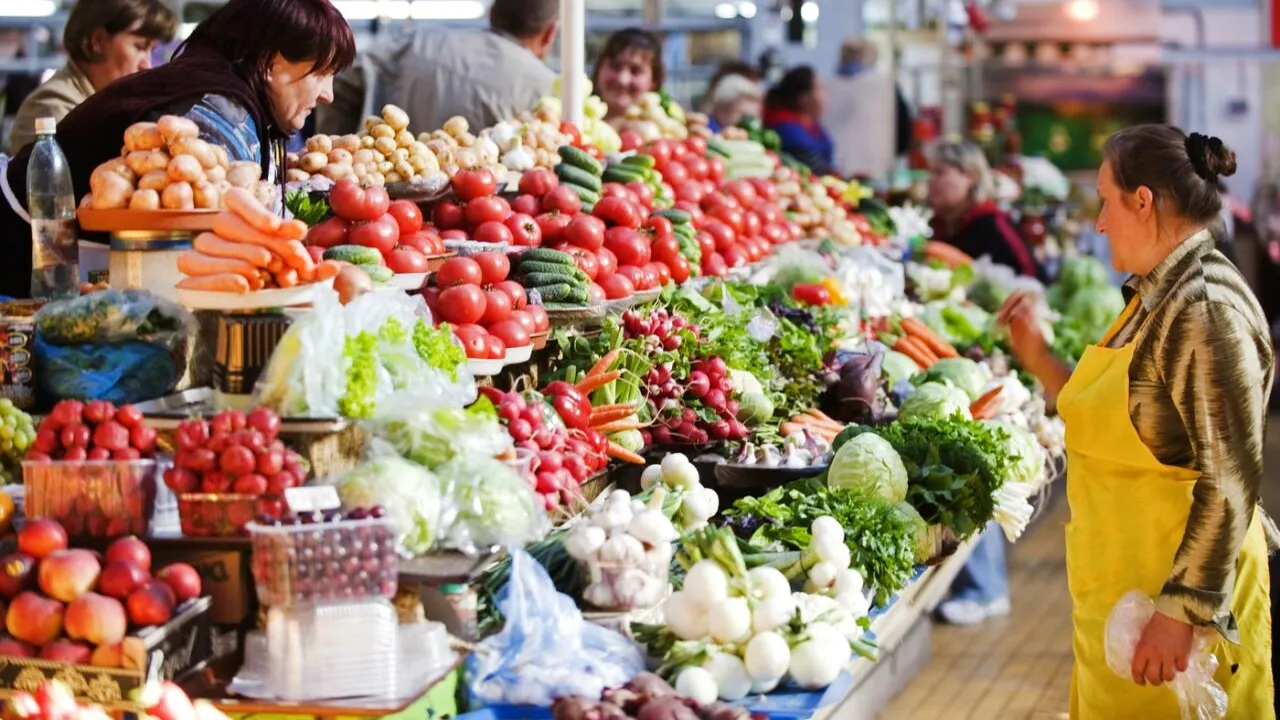 Prețurile legumelor pentru MURĂTURI s-au dublat în piețe. Cu cât le poți cumpăra direct de la producători