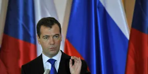 <span style='background-color: #0d0089; color: #fff; ' class='highlight text-uppercase'>EXTERNE</span> Dmitri Medvedev vede o „tentativă de revoluție” în Georgia: „Ia rapid calea Ucrainei, astfel de lucruri se termină foarte prost”