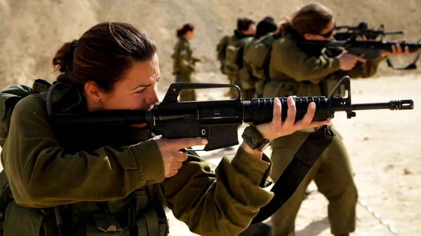Tinere din armata israeliană, pedepsite pentru fotografiile postate pe Facebook