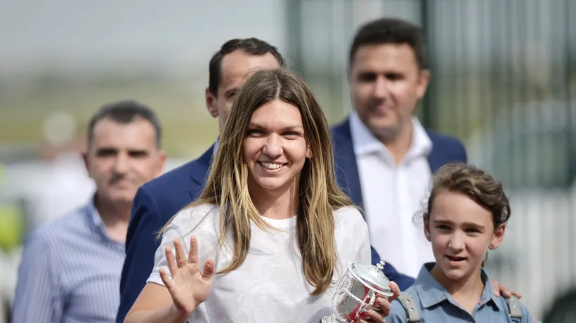Simona Halep a sosit la București cu trofeul Roland Garros