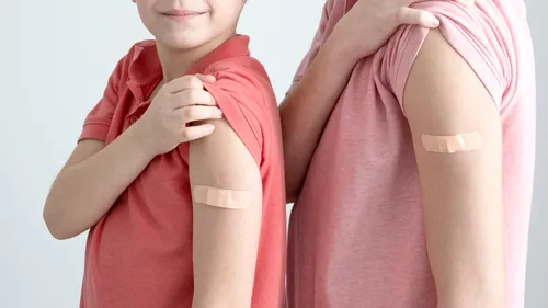 Ministerul Sănătății nu a cumpărat încă vaccinurile anti-COVID pentru copiii de 5-11 ani
