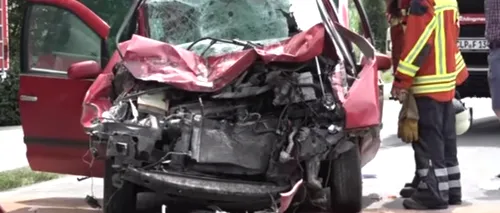 Șapte români răniți într-un accident în Germania. Autoturismul lor S-A CIOCNIT FRONTAL cu un tractor