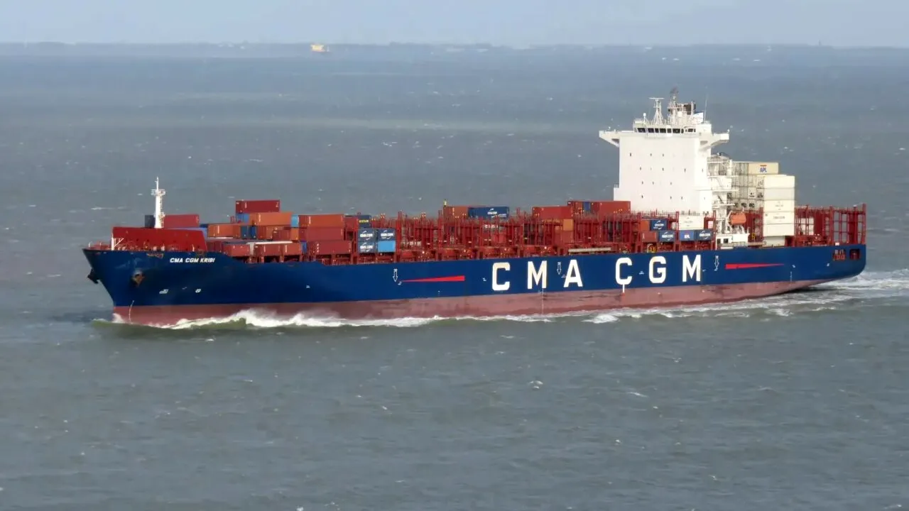 Un portcontainer al Franței părăsește Strâmtoarea Ormuz. Ar fi prima traversare a unei nave ce aparține unui grup european. Cine este proprietarul