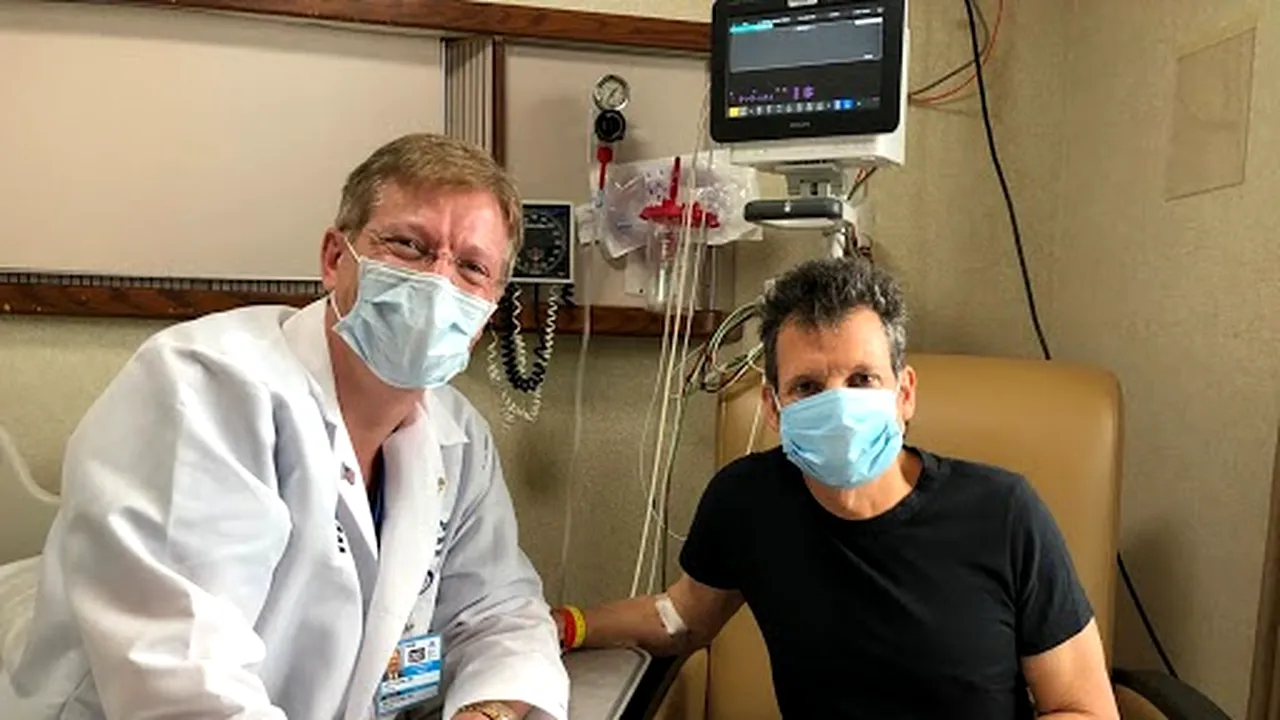 „Prima persoană de pe planetă” care a luptat cu Covid-19 și un atac de cord iminent