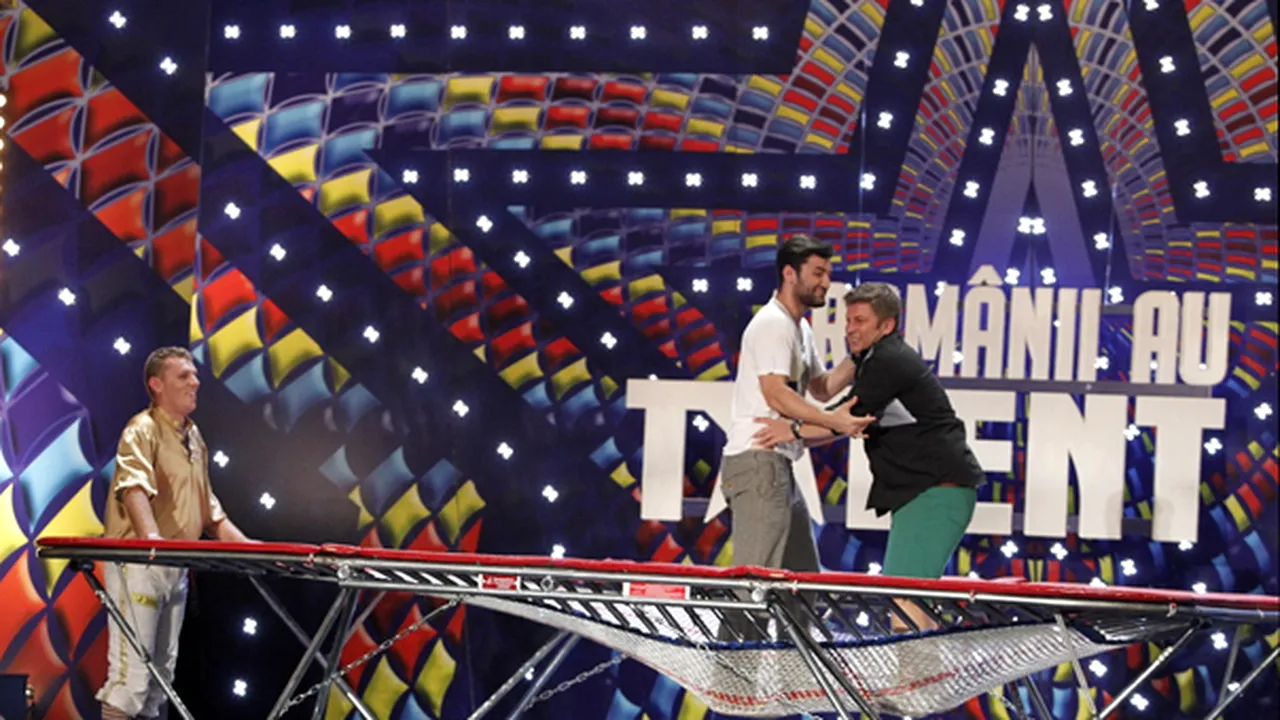 ROMÂNII AU TALENT SEZONUL 3 Smiley și Bartoș stârnesc hohote de râs după ce sar la trambulină