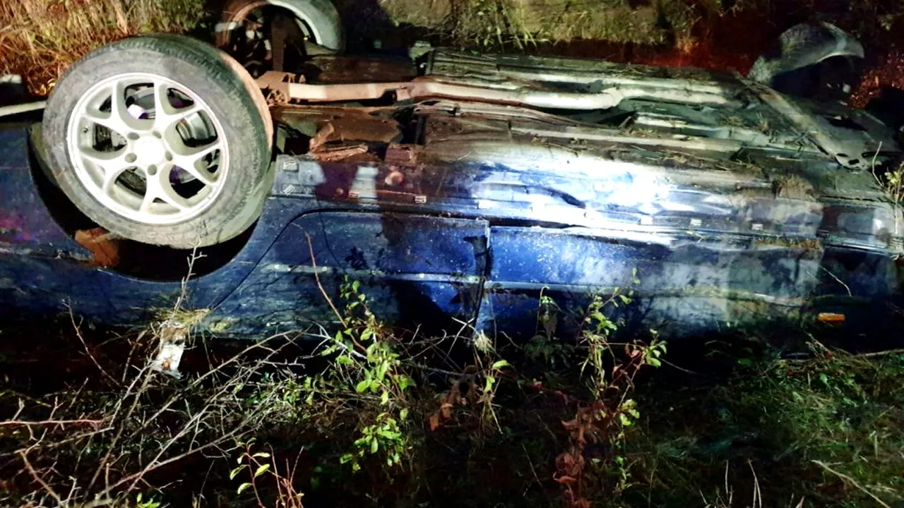Accident grav în Teleorman, soldat cu moartea șoferului și rănirea a doi pasageri. Mașina în care se aflau cei trei s-a răsturnat în afara carosabilului