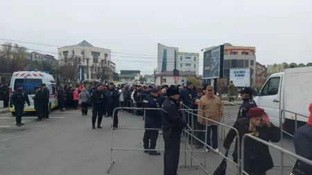 Ziua Națională, sărbătorită cu fasole și cârnați. 2000 de porții au fost pregătite de autorități pentru slătineni