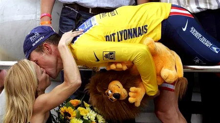 Cântăreața Sheryl Crow l-a văzut pe Armstrong cum se dopa, în 2004