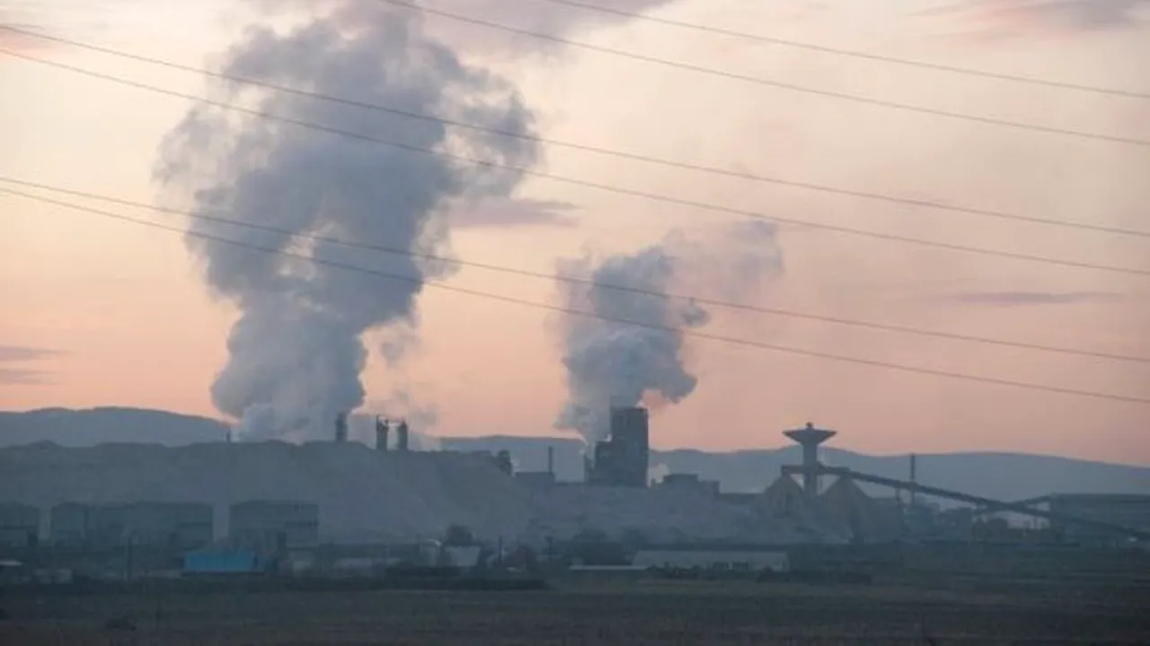 Localități din Mehedinți, poluate cu cenușă de la o termocentrală