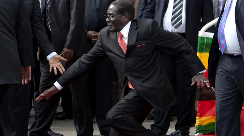 Robert Mugabe, președintele statului Zimbabwe, a căzut pe covorul roșu. Apoi a luat o decizie drastică