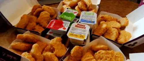 Un angajat McDonalds dezvăluie secretul: Cum se prepară McNuggets - VIDEO