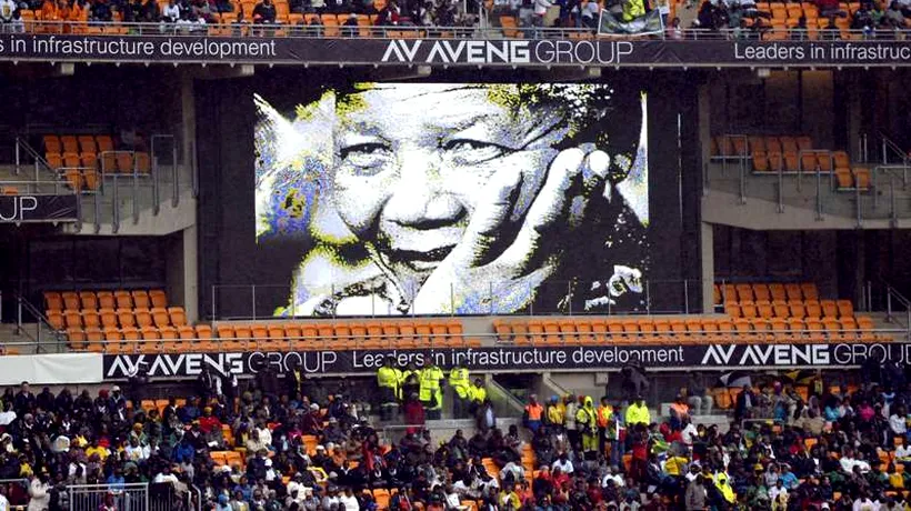 Corespondență din Johannesburg: Nelson Mandela, funeralii într-un oraș blocat de trafic și ploaie și printre scandări tribale. FOTO+VIDEO