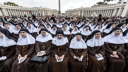SCANDAL la Vatican. Fondatoarea revistei pentru femei  a demisionat, după ce a acuzat ABUZAREA SEXUALĂ a călugărițelor: Aruncăm prosopul