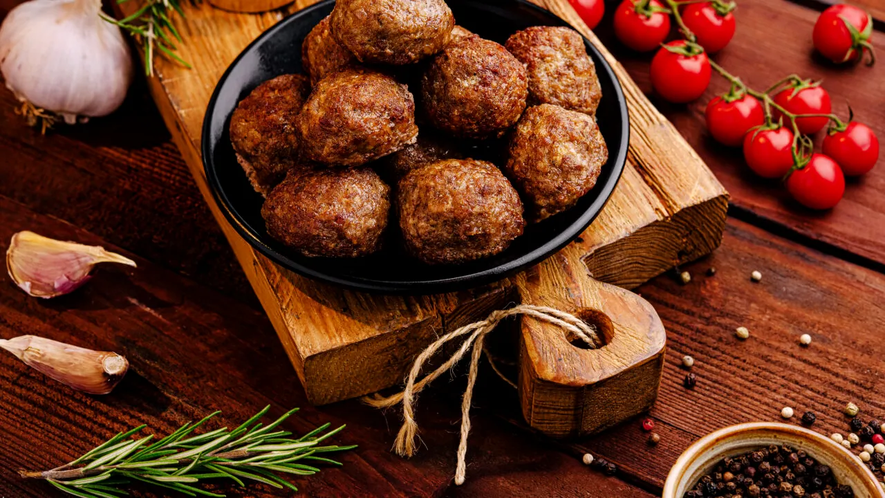 Ingredientul secret folosit de marii bucătari pentru chiftele fragede