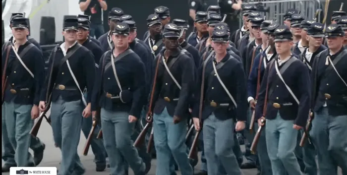SUA s&#259;rb&#259;toresc 250 de ani de la &icirc;nfiin&#539;area armatei americane cu o parad&#259; militar&#259;. Ceremonia coincide cu ziua de na&#537;tere a pre&#537;edintelui Trump