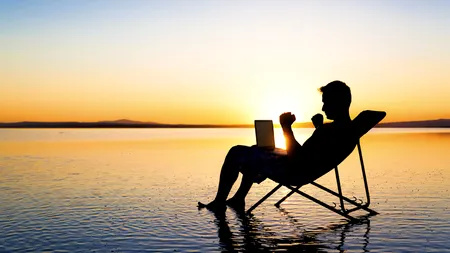 Primul om din lume care va primi 1.250 de dolari pe lună ca să nu facă NIMIC