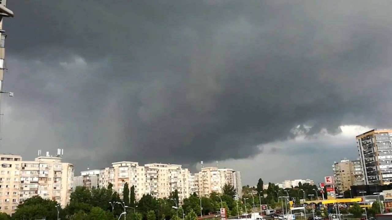 Vremea în Capitală. ANM anunță temperaturi de 27 de grade, dar și ploi torențiale