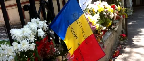 Românii au adus flori și mesaje de mulțumire la Ambasada Serbiei din București. FOTO EXCLUSIV