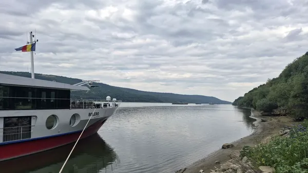 Nivelul scăzut al Dunării blochează exporturile de cereale și irigațiile. Navele de croazieră acostate nu mai pot înainta în larg