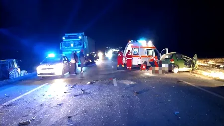 Carambol cu trei mașini pe DN2/E85, în localitatea Domnești din județul Vrancea. O persoană a murit și alte două au fost rănite