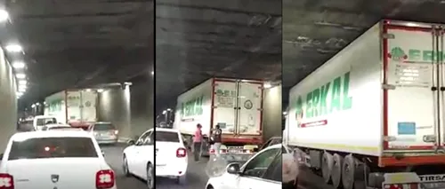 VIDEO. Cum a ajuns un camion blocat în pasajul Unirii din București: ”Careva să ridice tavanul”