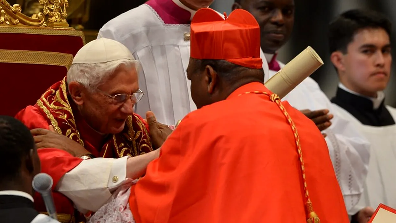 Papa Benedict al XVI-lea a numit șase cardinali din afara Europei