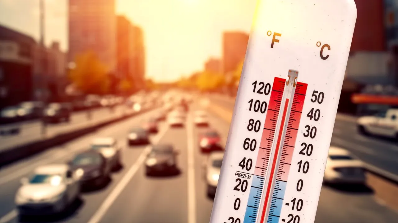 Cod galben de CANICULĂ miercuri în aproape toată țara. Meteorologii au emis avertizări cod portocaliu pentru joi