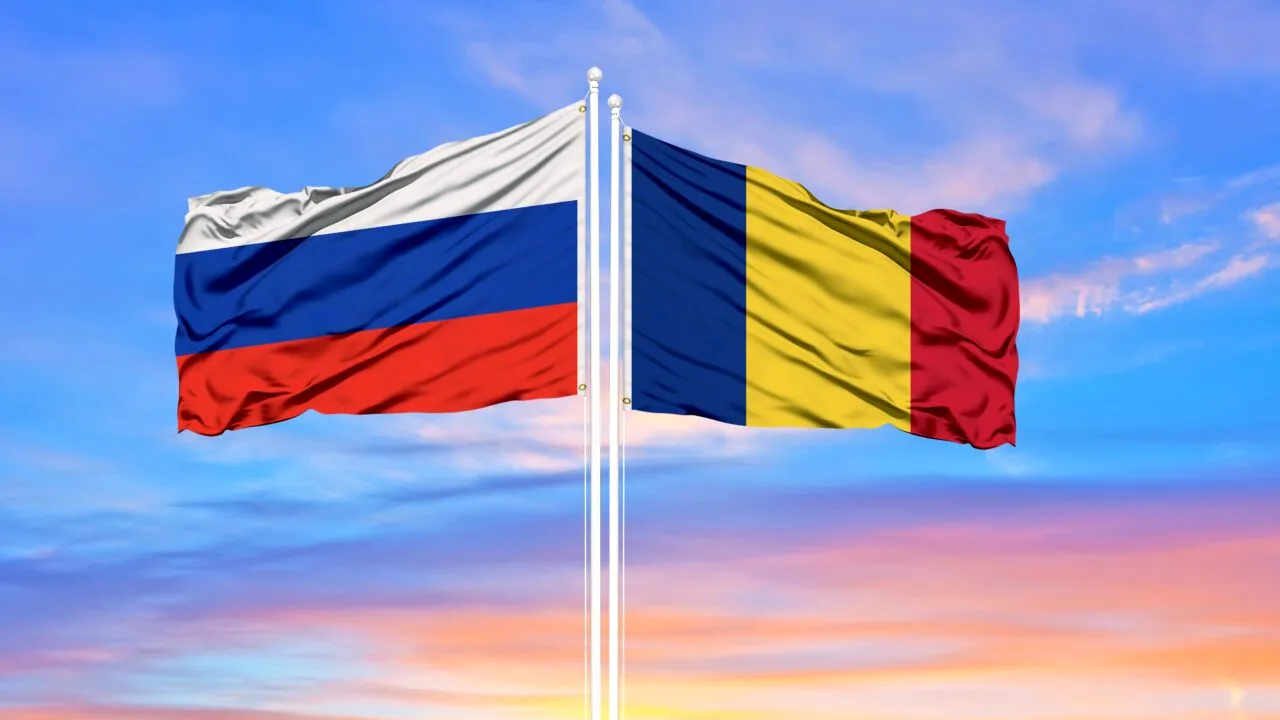 Consulatul României de la Sankt Petersburg și-a pus lacătul. Drapelele României și UE au fost îndepărtate, anunță presa din Rusia