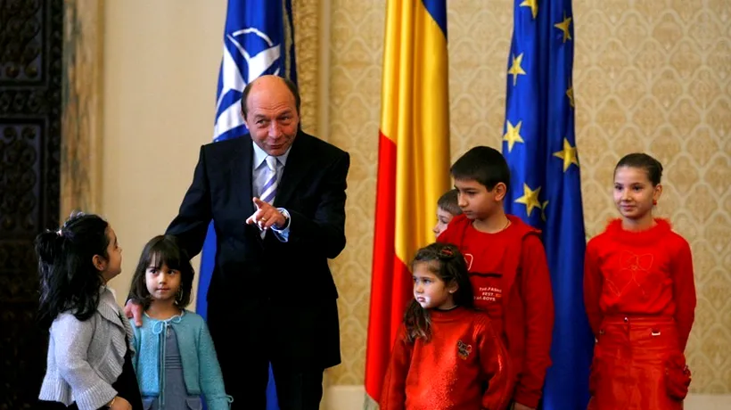 ONG-uri: Băsescu a făcut afirmații care discriminează și jignesc femeile rome și românce deopotrivă